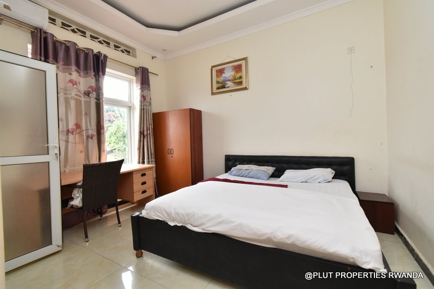 BIG HOUSE FOR RENT IN NYARUTARAMA