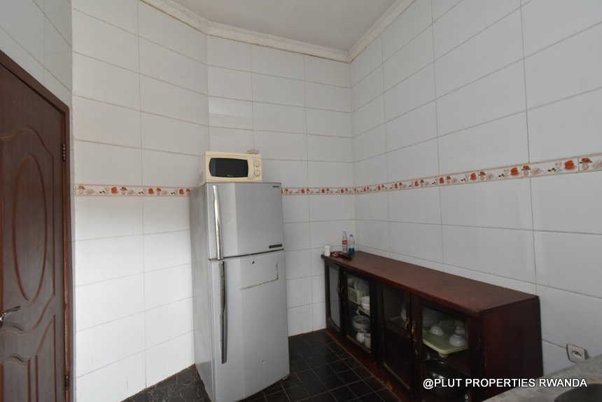 BIG HOUSE FOR RENT IN NYARUTARAMA