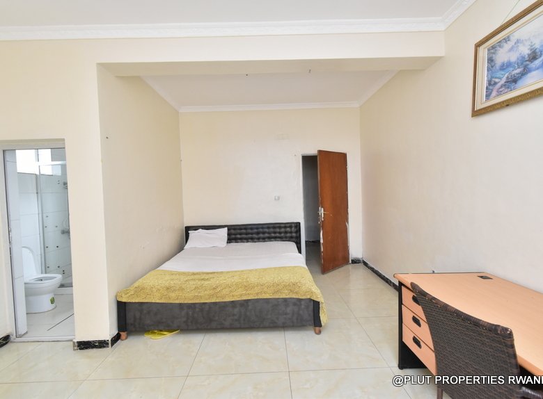 BIG HOUSE FOR RENT IN NYARUTARAMA