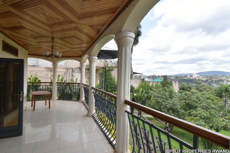 Big house for rent in Nyarutarama