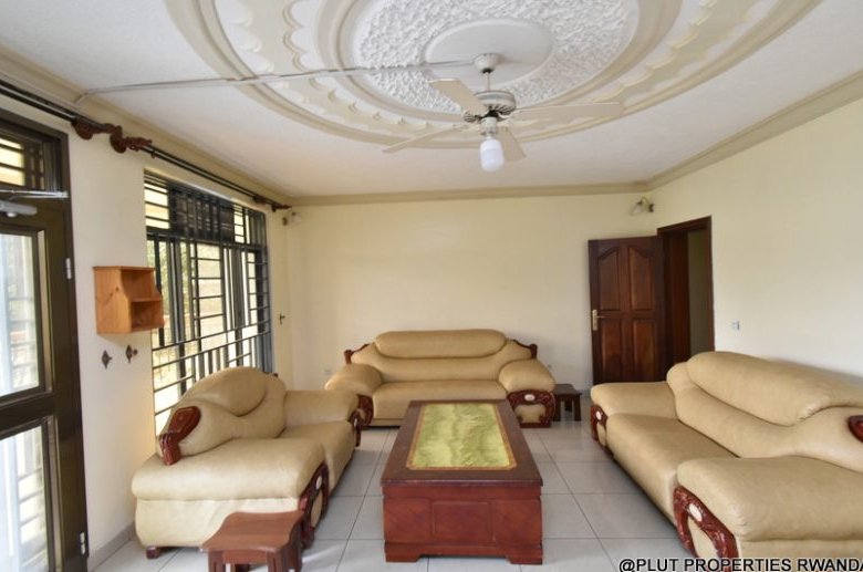 Big house for rent in Nyarutarama