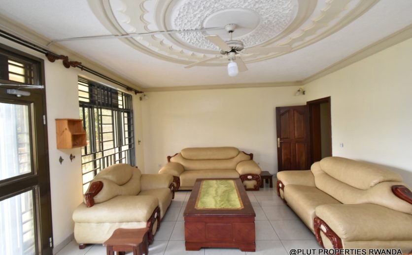 Big house for rent in Nyarutarama