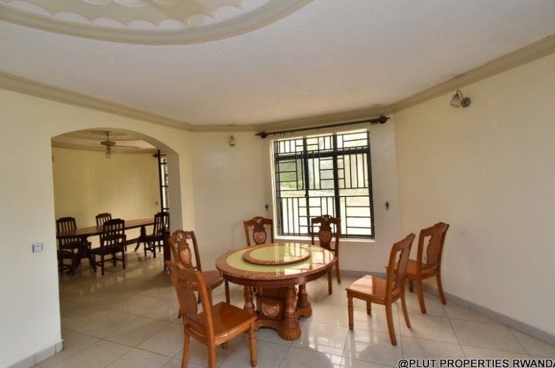 Big house for rent in Nyarutarama