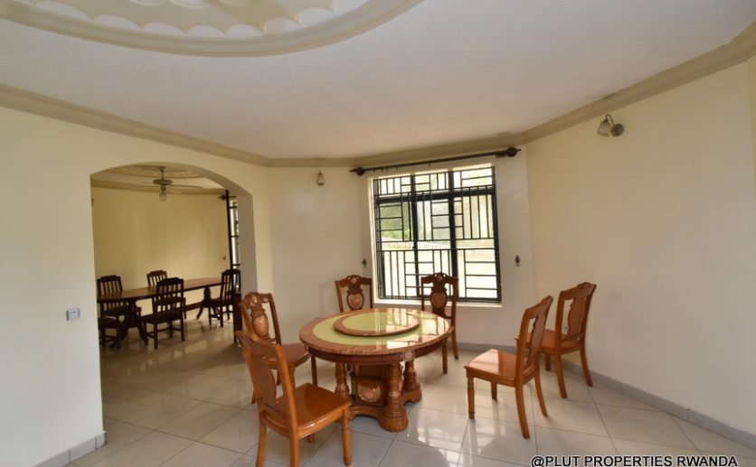 Big house for rent in Nyarutarama