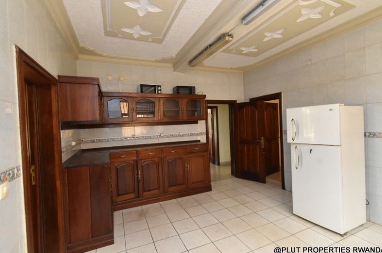 Big house for rent in Nyarutarama