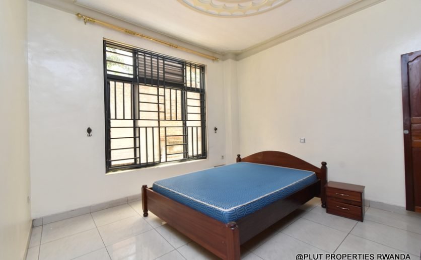 Big house for rent in Nyarutarama
