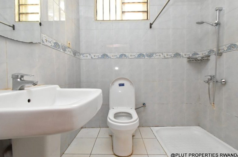 Big house for rent in Nyarutarama