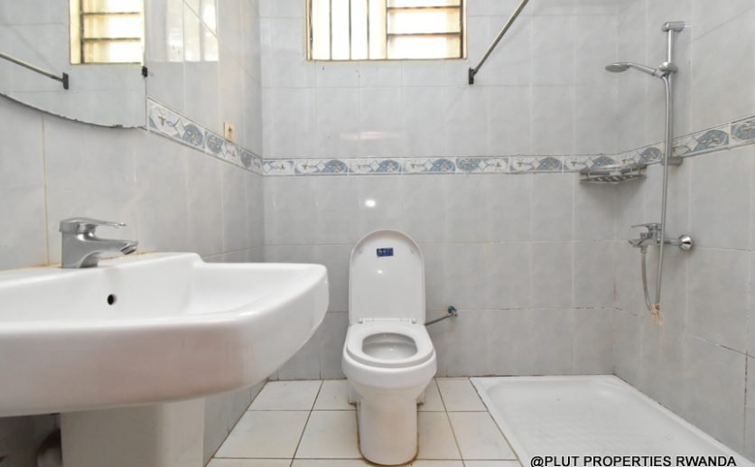 Big house for rent in Nyarutarama
