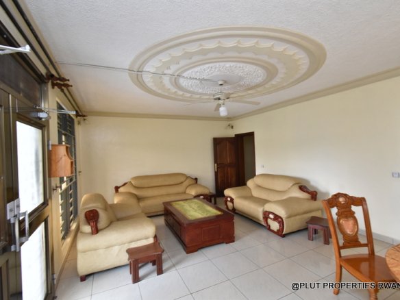 Big house for rent in Nyarutarama 