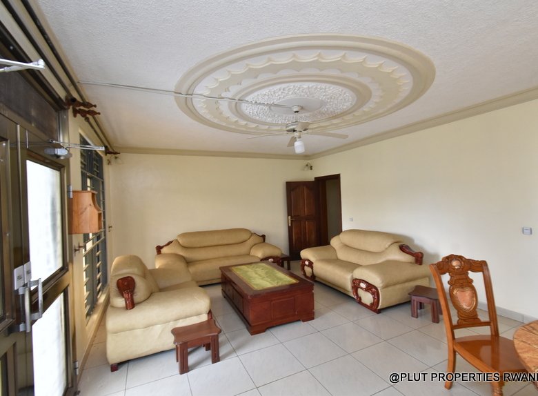 Big house for rent in Nyarutarama 
