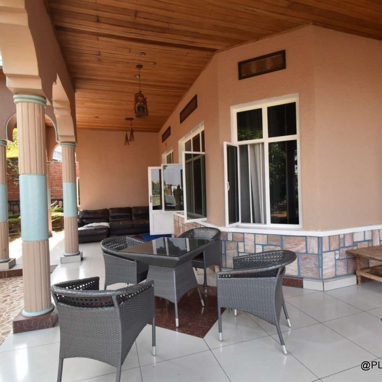 Big house for sale in Kicukiro