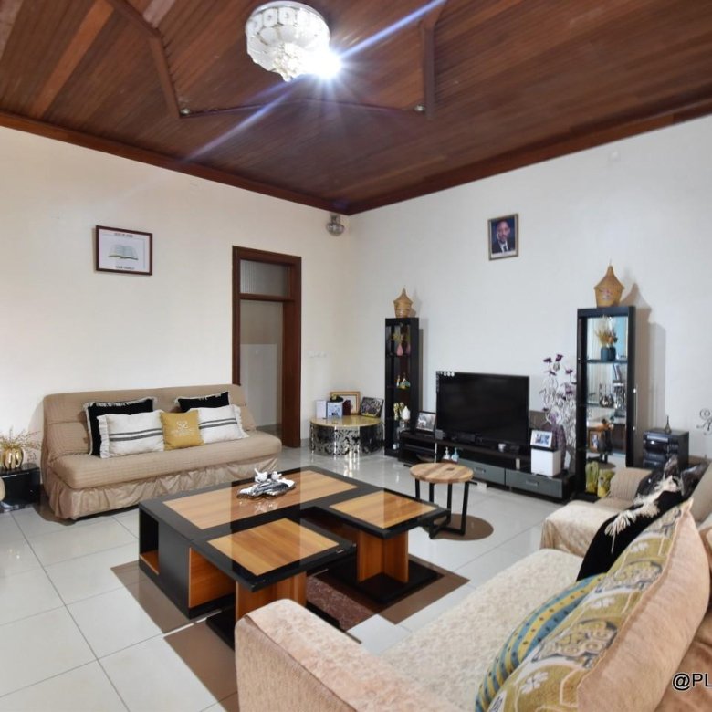 Big house for sale in Kicukiro