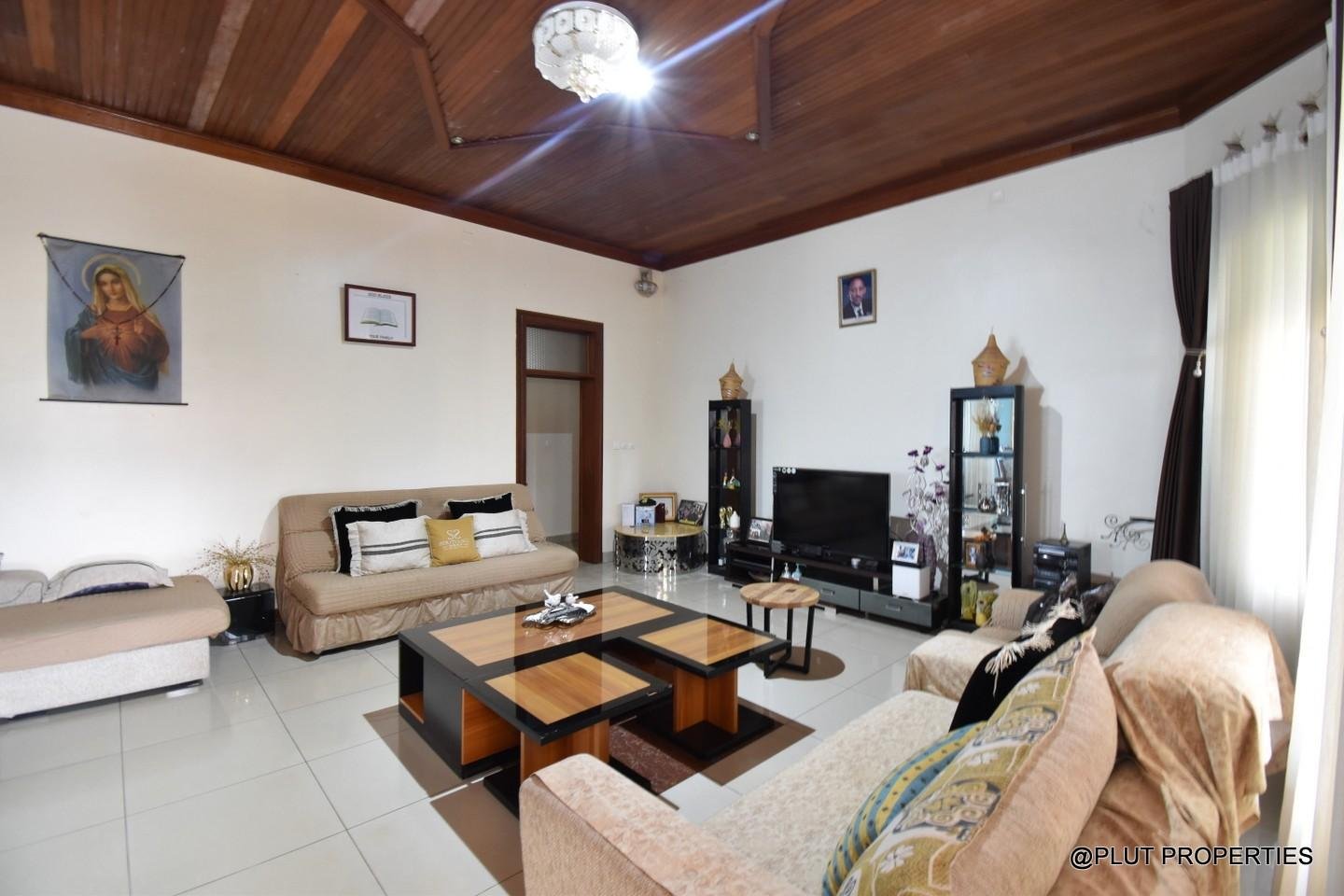 Big house for sale in Kicukiro plut properties (10) Big house for sale in Kicukiro