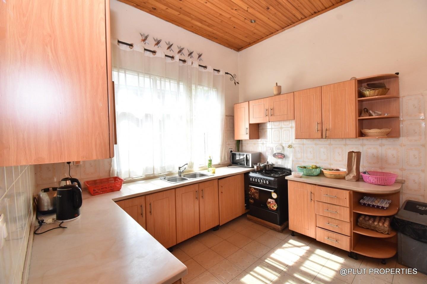Big house for sale in Kicukiro plut properties (14) Big house for sale in Kicukiro