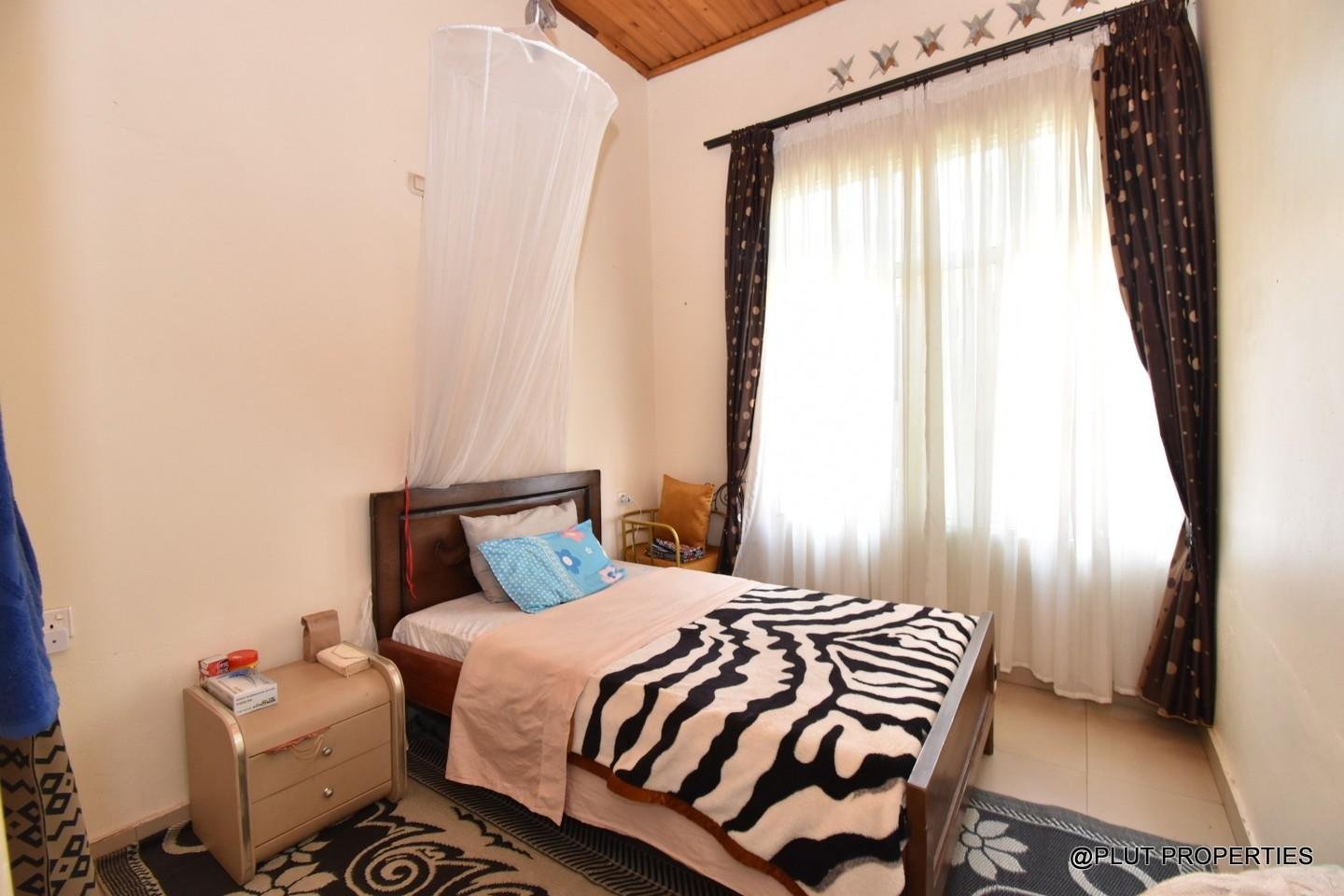 Big house for sale in Kicukiro plut properties (16) Big house for sale in Kicukiro