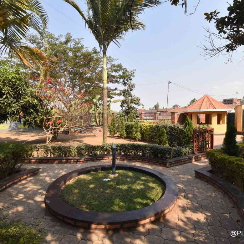 Big house for sale in Kicukiro