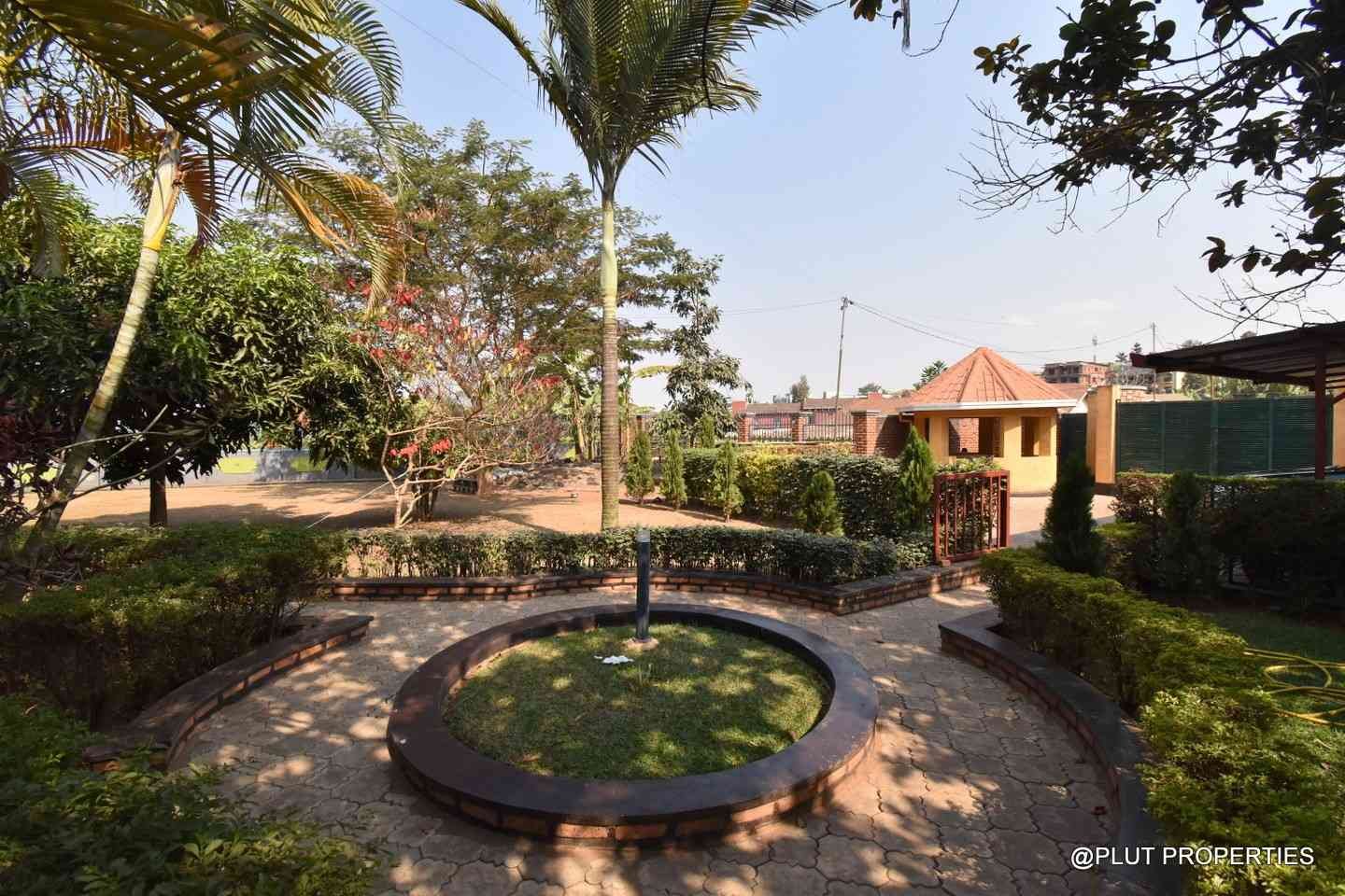 Big house for sale in Kicukiro plut properties (2) Big house for sale in Kicukiro
