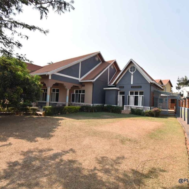 Big house for sale in Kicukiro