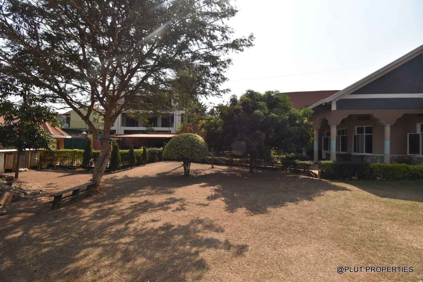 Big house for sale in Kicukiro plut properties (4) Big house for sale in Kicukiro