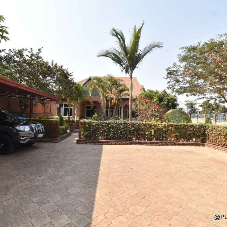 Big house for sale in Kicukiro