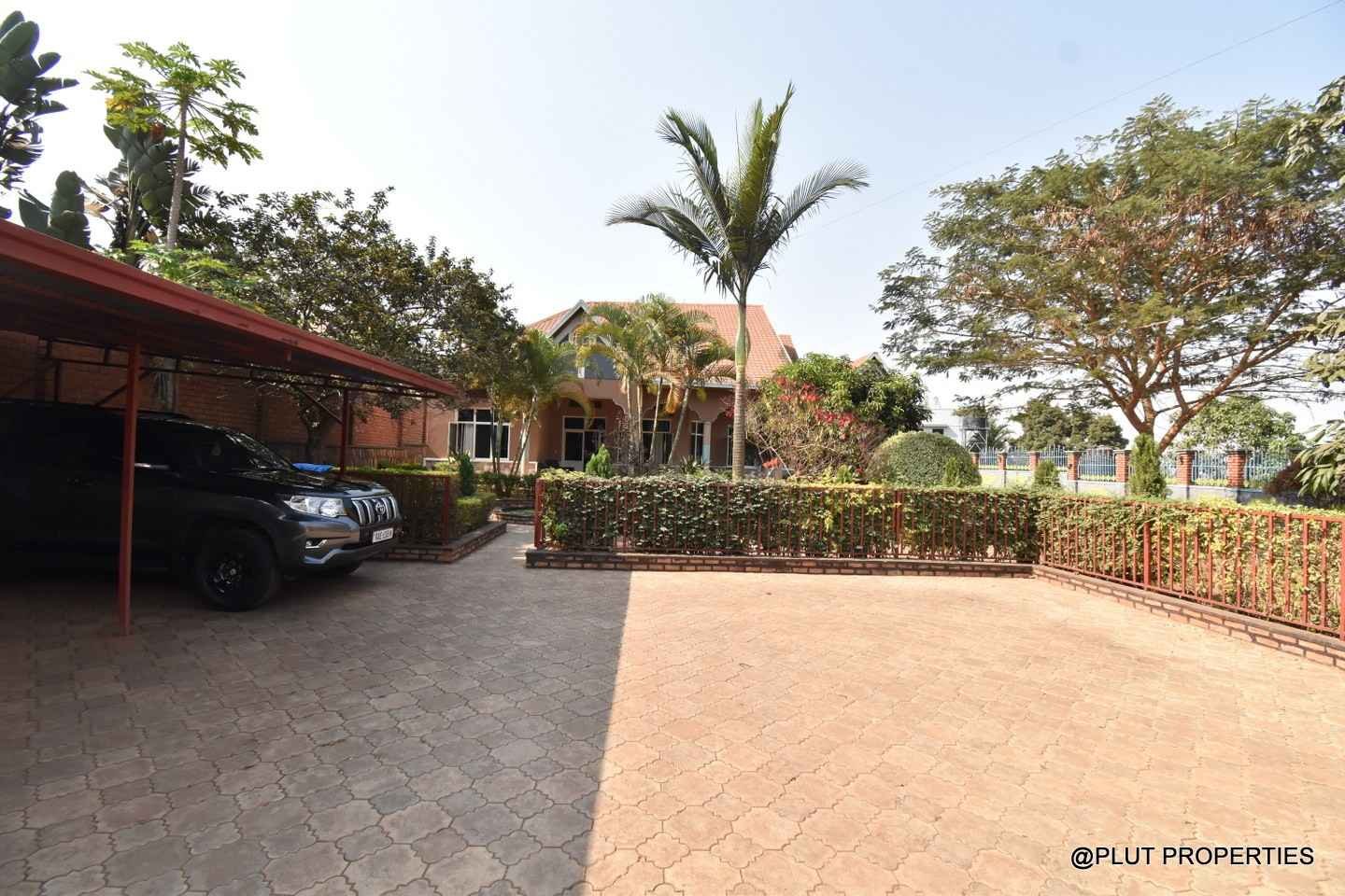 Big house for sale in Kicukiro plut properties (6) Big house for sale in Kicukiro