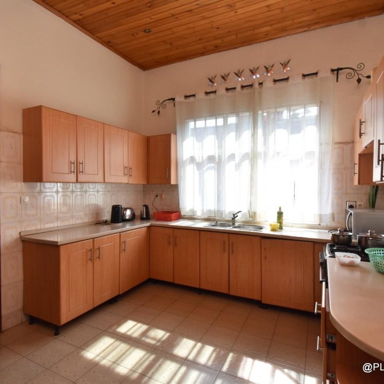 Big house for sale in Kicukiro