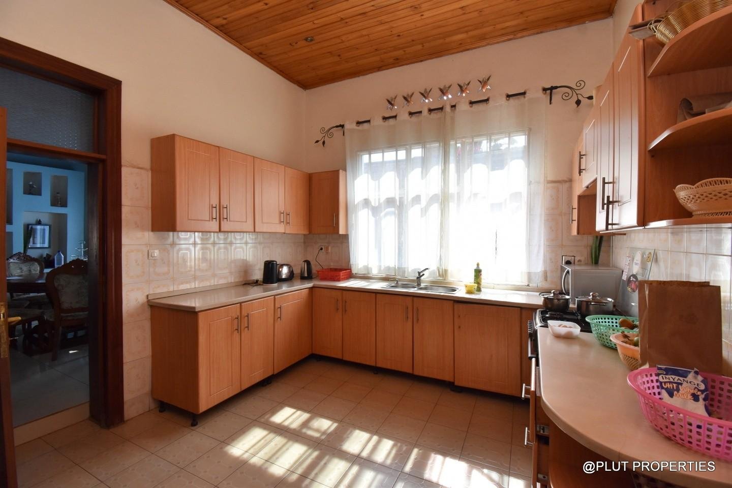 Big house for sale in Kicukiro plut properties (7) Big house for sale in Kicukiro