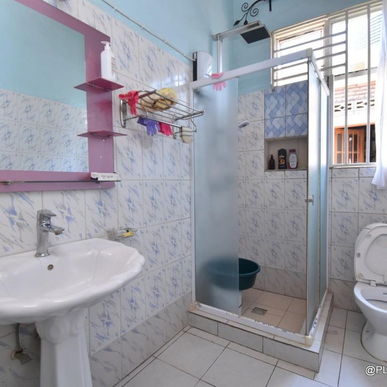 Big house for sale in Kicukiro