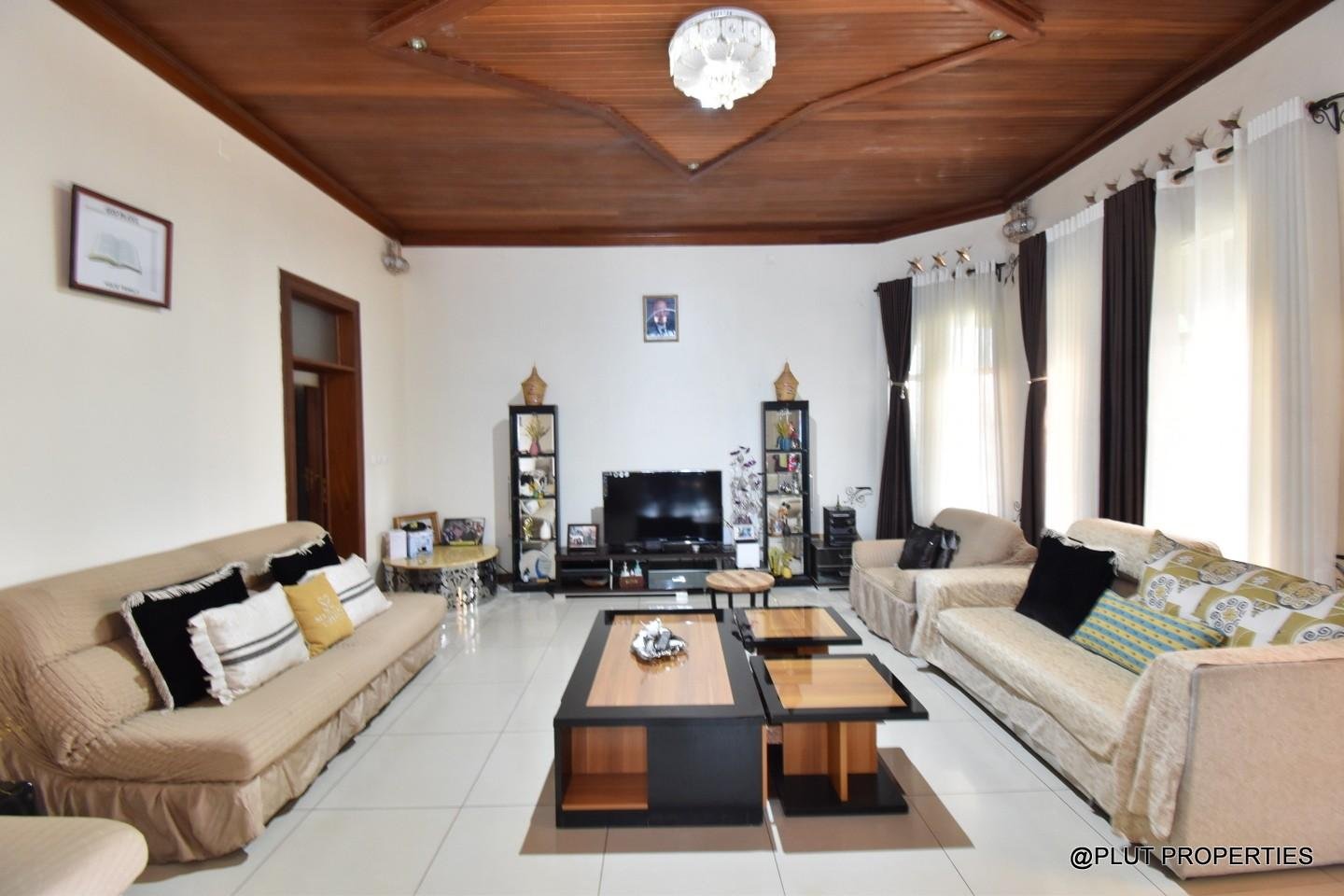 Big house for sale in Kicukiro plut properties (9) Big house for sale in Kicukiro