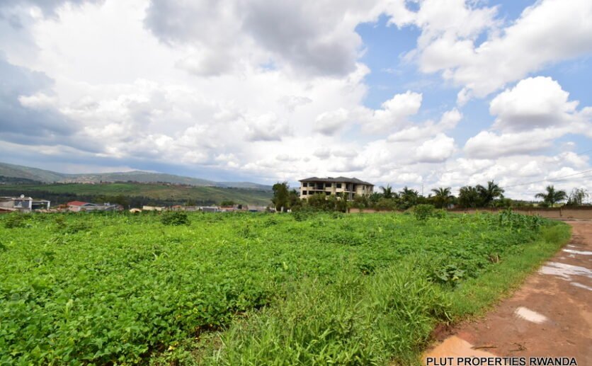 Big-land-in-Gacuriro-plut-properties-4-836×517 Big land in Kagugu