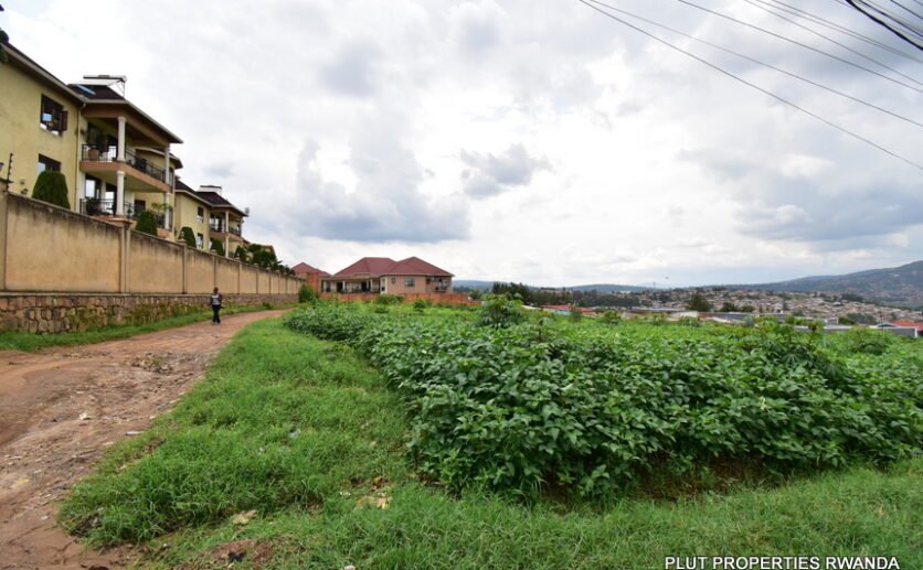 Big-land-in-Gacuriro-plut-properties-6-836×517 Big land in Kagugu