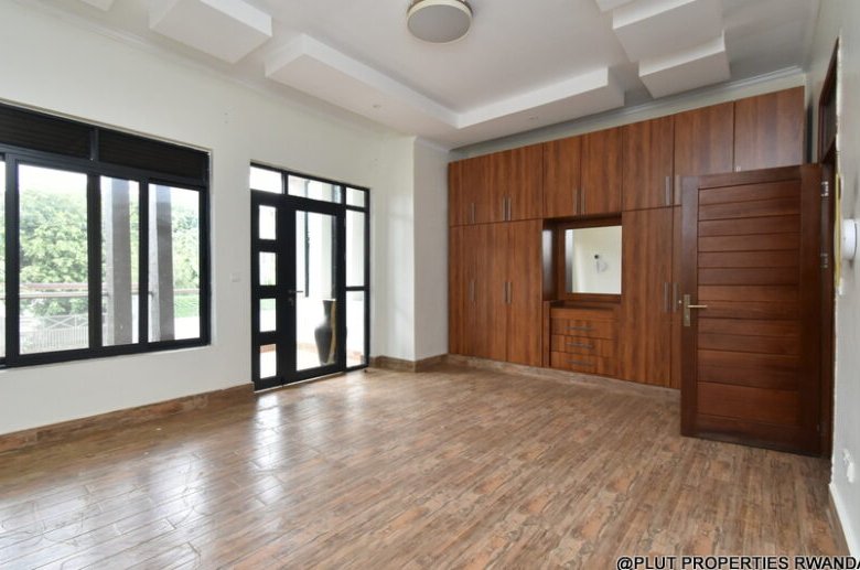 Big Nyarutarama house for rent