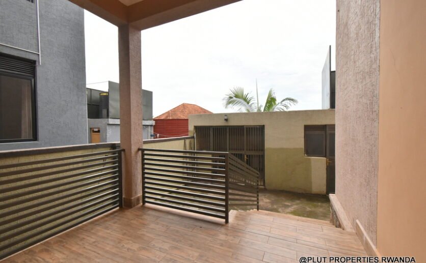 Big Nyarutarama house for rent