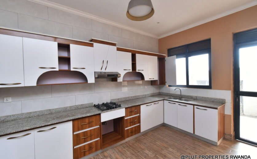 Big Nyarutarama house for rent