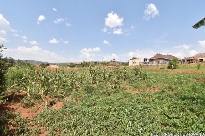 Big plot for sale in Gasogi