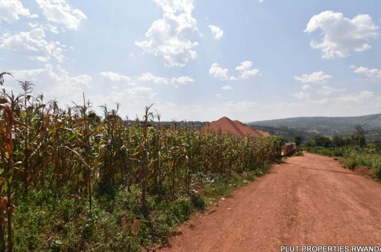 Big plot for sale in Gasogi
