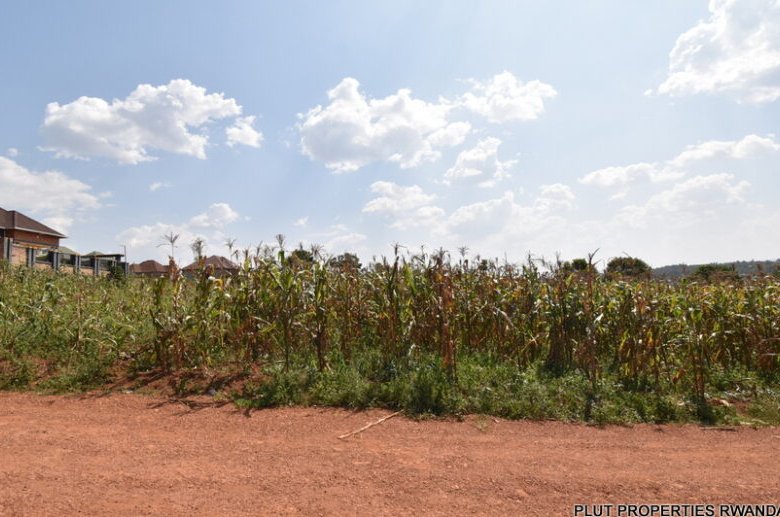 Big plot for sale in Gasogi
