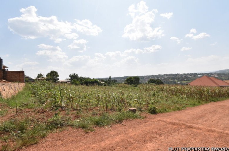 Big plot for sale in Gasogi