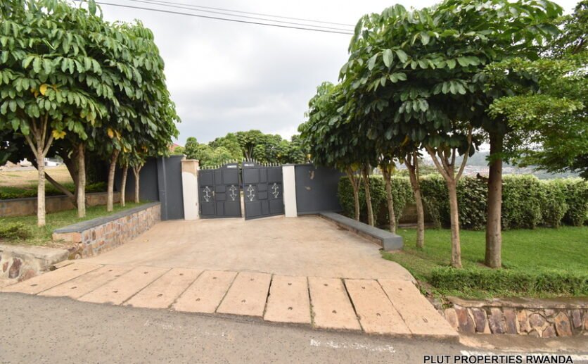 Big plot for sale in Kibagabaga Kigali