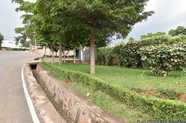 Big plot for sale in Kibagabaga Kigali