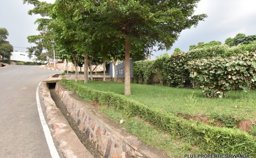 Big plot for sale in Kibagabaga Kigali