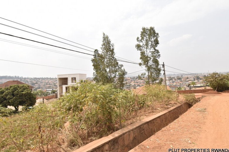 Big plot for sale in Kicukiro Kagarama.