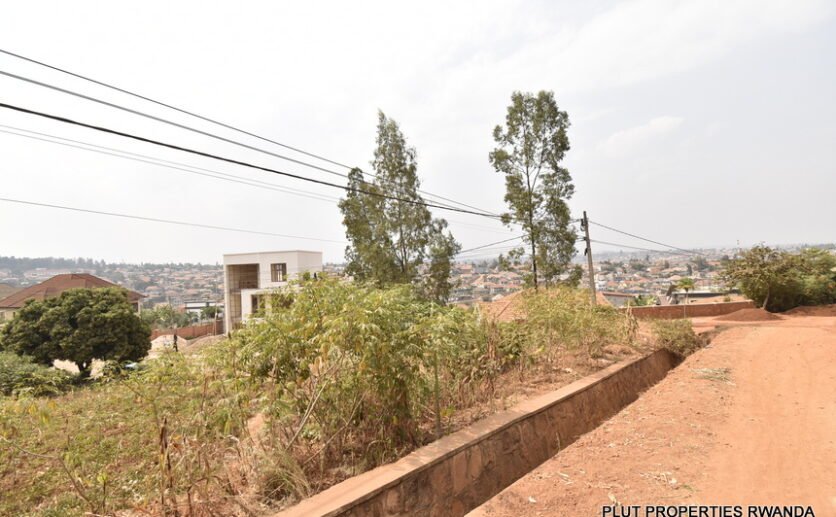 Big-plot-for-sale-in-Kicukiro-Kagarama-3-836×517 Big plot for sale in Kicukiro Kagarama.