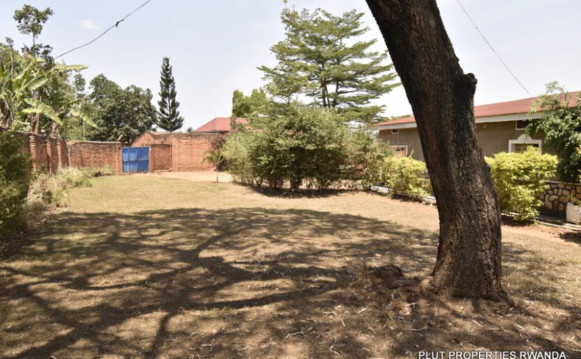 Big-plot-for-sale-in-Kicukiro-Niboye-plut-properties-8-836×517 Big plot for sale in Kicukiro Niboye.