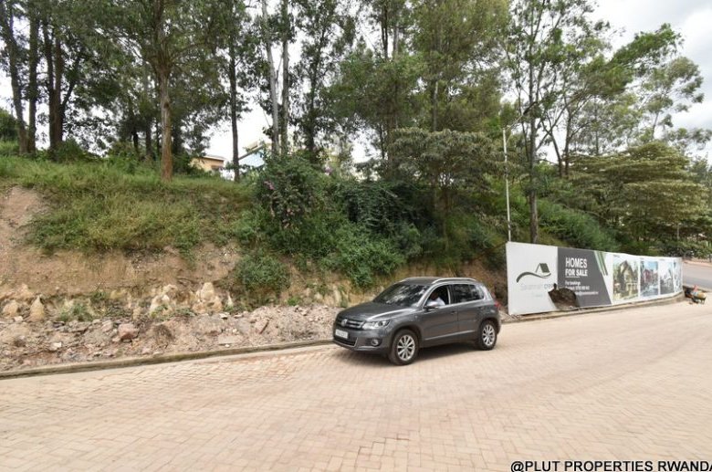 Big plot for sale in Nyarutarama