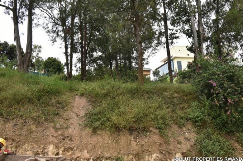 Big plot for sale in Nyarutarama