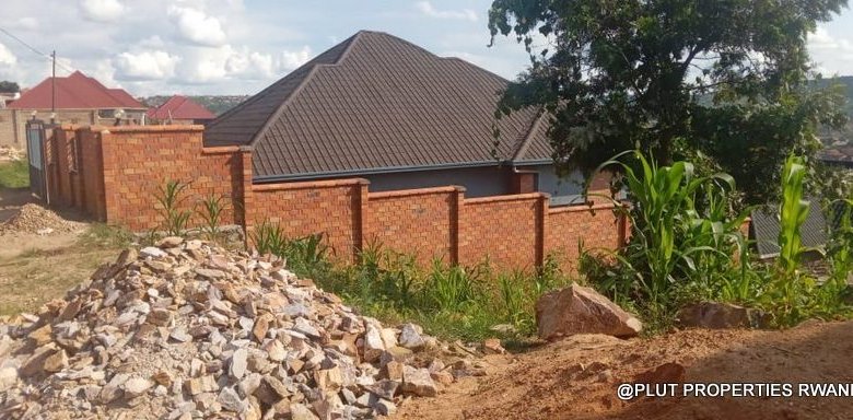Big plot for sale in Ruyenzi Kamonyi