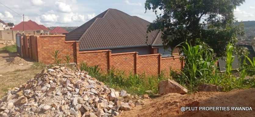 Big plot for sale in Ruyenzi Kamonyi
