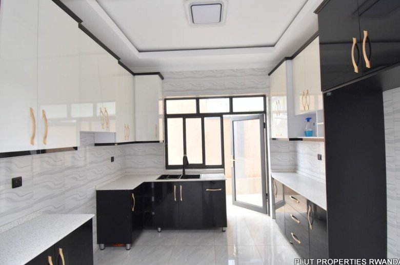 Buy 2 houses in Kagugu