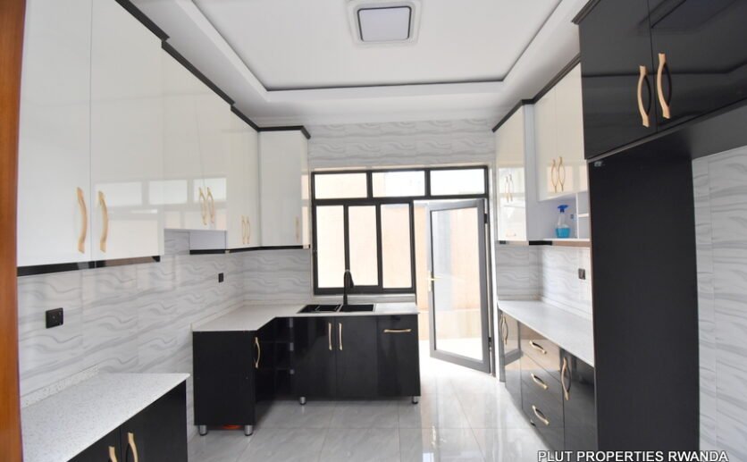 Buy 2 houses in Kagugu